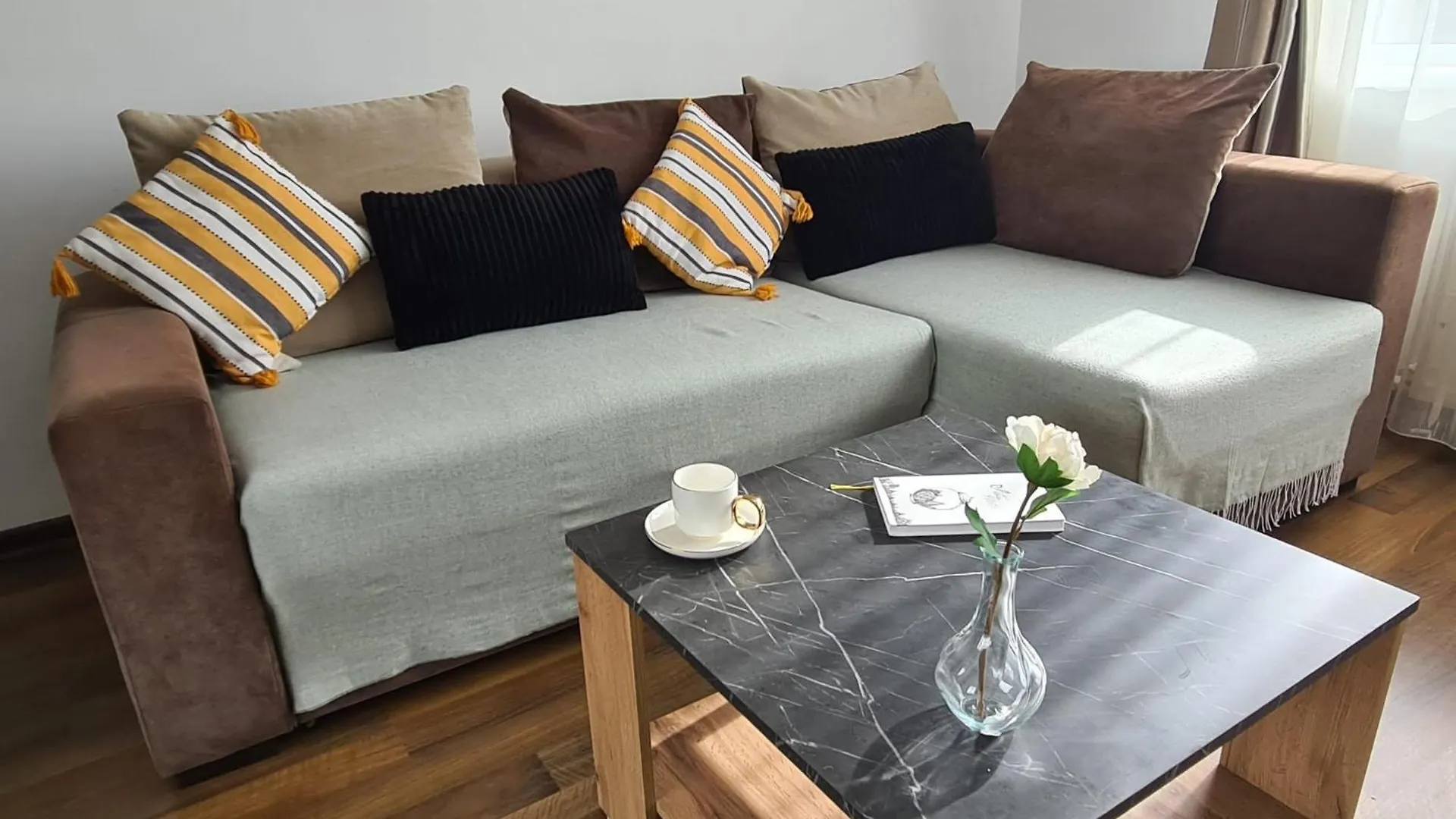 Modern Residential Apartment Bucharest